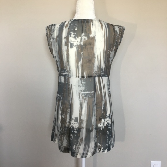 CAbi Small Grey Painted Tunic Keyhole Blouse 651 - Picture 3 of 8